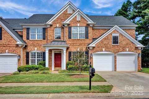 833 Treverton Drive sold home in Avington, Matthews, NC