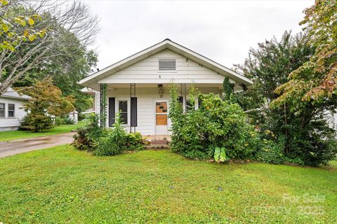56 Kentucky Avenue sold home in Brookwood Place, Waynesville, NC