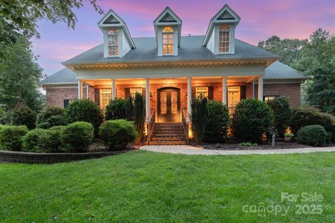6045 Oxfordshire Road sold home in Stratford On Providence, Waxhaw, NC