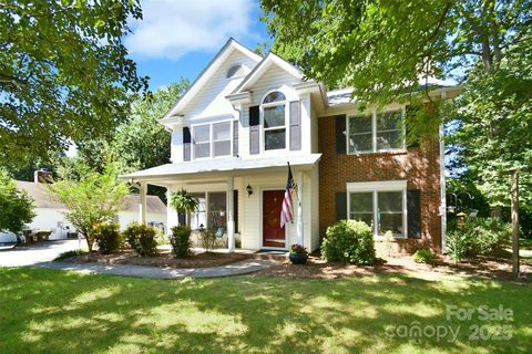 12623 Levins Hall Road sold home in Crown Ridge, Huntersville, NC