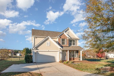 1457 Jc Raulston Court sold home in Abernethy Park, Hickory, NC