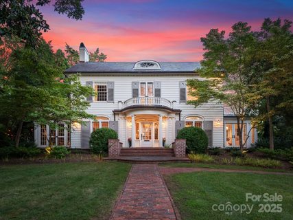 1137 Queens Road