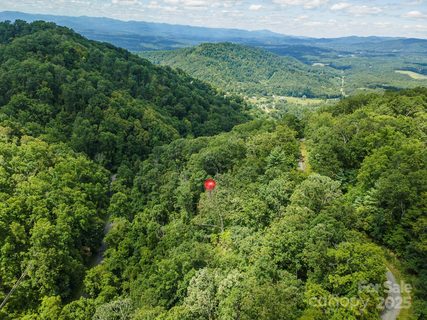 1559 Seven Glens Drive active home in Seven Glens, Weaverville, NC