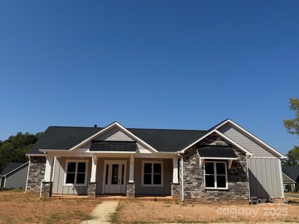 12821 Mayes Road active home in Baileys Glen, Huntersville, NC