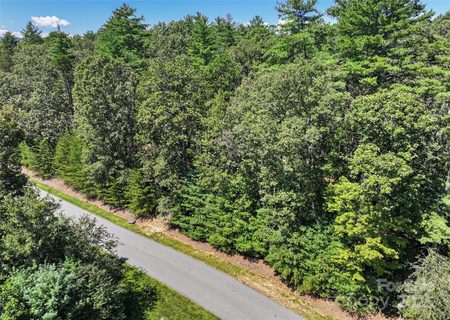 15 Mirehouse Run active lot in Ramble Biltmore Forest, Asheville, NC