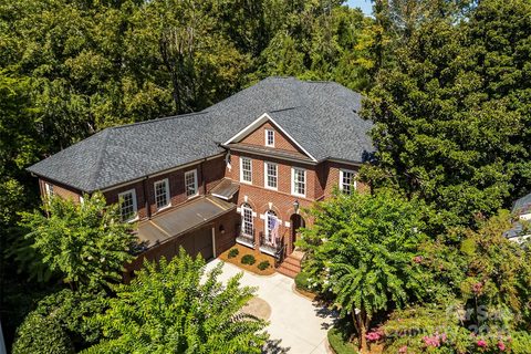 8928 Heydon Hall Circle active home in Heydon Hall, Charlotte, NC