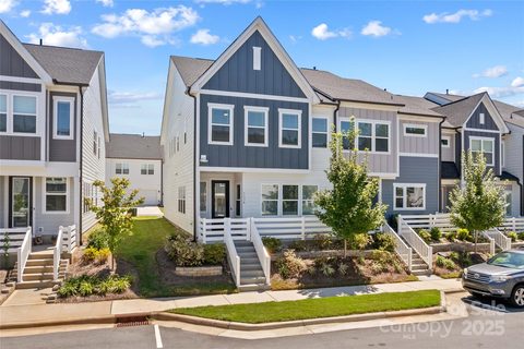 113 Isleworth Avenue sold townhome in Forest Lake, Mooresville, NC