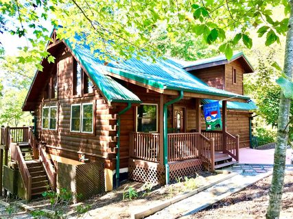 134 Old Crows Drive sold home in Riverbend, Lake Lure, NC