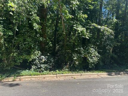 1640 8th Street Drive sold lot in Forest Park, Hickory, NC