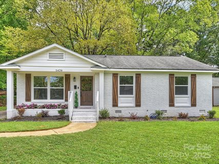 1426 Larkfield Lane