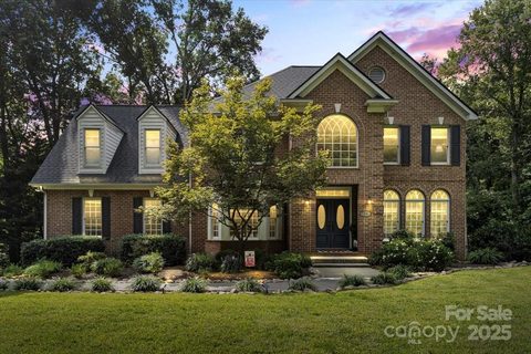 1281 Lurecliff Place sold home in Clifflure Estates, Fort Mill, SC