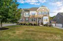 16001 Arabian Mews Lane sold home in Charlotte, SC