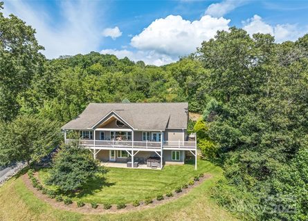 140 Debbie Loop active home in Bella Matagna, Waynesville, NC