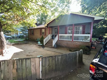 1524 Whisnant Street