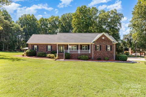 130 Lois Lane sold home in Knollwood Acres, Salisbury, NC