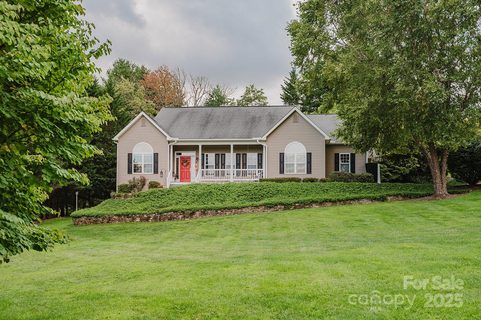 2007 Holly Tree Hill None sold home in Sugar Hollow Farms, Hendersonville, NC