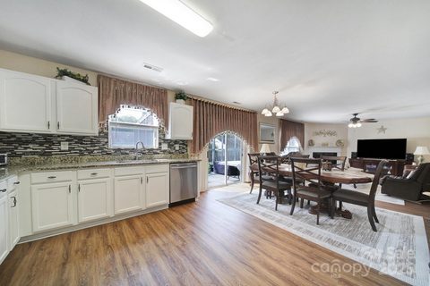 2320 Kirkgate Lane sold home in Buckleigh, Charlotte, NC