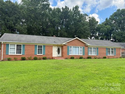 7632 Rolling Hill Road sold home in Lake Forest, Charlotte, NC