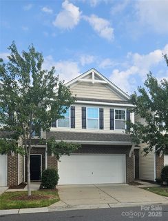 907 Summerlake Drive sold townhome in Summerlake, Fort Mill, SC