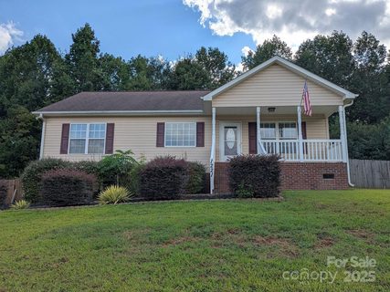 1221 Woodpecker Drive sold home in Heron Creek, Clover, SC