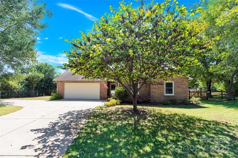 1807 Clear Hill Court sold home in Newtown Estates, Monroe, NC