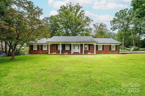 960 16th Avenue Place sold home in Forest Park, Hickory, NC