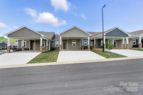 1524 29th Street active home in Sweetwater, Hickory, NC