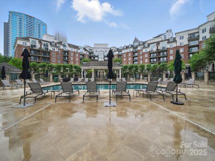 300 W 5th Street