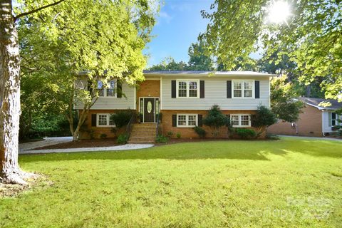 7517 Cornwallis Lane sold home in Heritage Woods East, Charlotte, NC