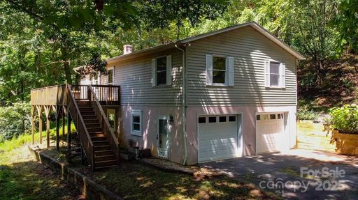 560 Hunters Ridge Drive sold home in Hunters Ridge, Mills River, NC