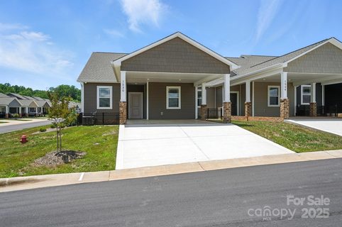 Homes in Sweetwater, Hickory