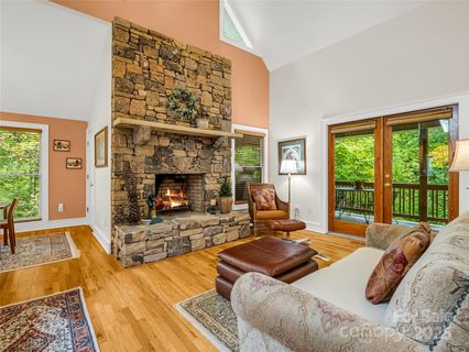 142 Winterview Trail active home in Davis Mountain Views, Hendersonville, NC