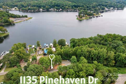 1135 Pinehaven Drive pending home in Pinehaven Estates, New London, NC