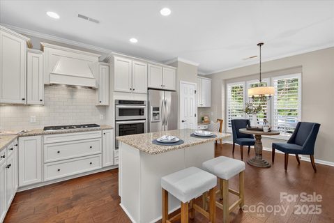 3043 Santee Court