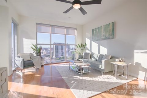 333 W Trade Street
