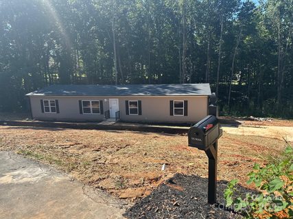 138 Key West Lane active home in Windward Pointe, Mooresville, NC