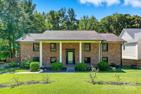 62 Bowen Drive sold home in Branch Woods, Belmont, NC