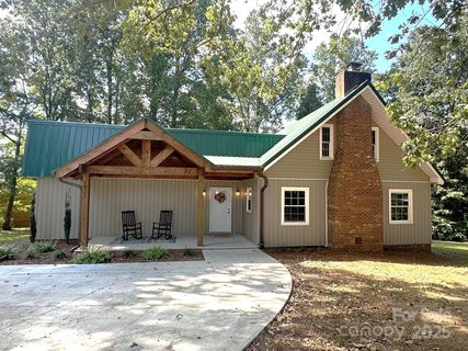 1921 Woodridge Drive sold home in Woodridge, Hickory, NC