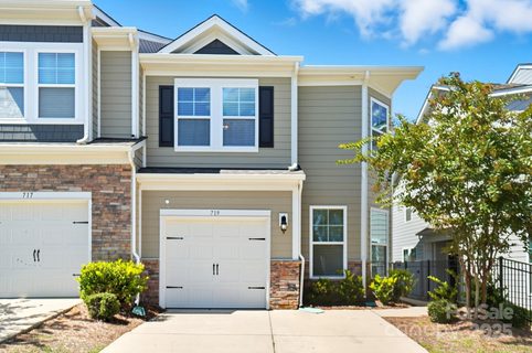 719 Little Bluestem Drive sold home in The Village At Ivy Ridge, Lake Wylie, SC
