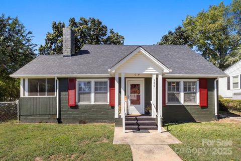 320 S Oakwood Drive sold home in Park Place, Statesville, NC