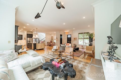 1203 Cedar Lane
