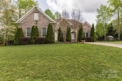 233 Highland Forest Drive sold home in Patrick Place, Clover, SC