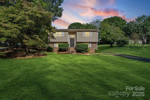 8619 Eaglewind Drive sold home in Idlewild South, Charlotte, NC