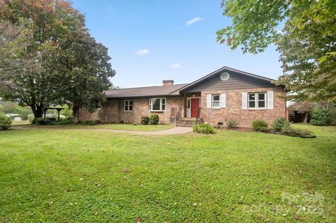 196 Broadview Circle sold home in Broadview Estates, Brevard, NC