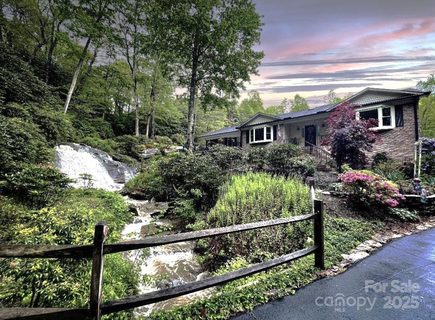 439 Deerhaven Lane