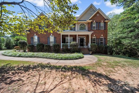 119 Edgehill Drive sold home in Lynnwood Farms, Fort Mill, SC