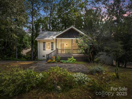 26 Grove Garden Avenue sold home in Biltmore Grove, Candler, NC