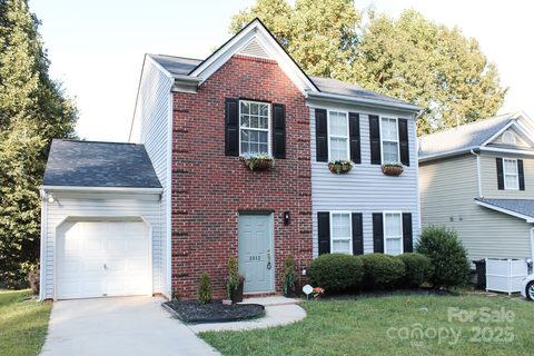 3813 Brookchase Lane sold home in Windsor Forest, Charlotte, NC