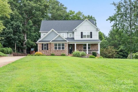 155 Pine Mist Drive sold home in Whispering Oaks, Mooresville, NC