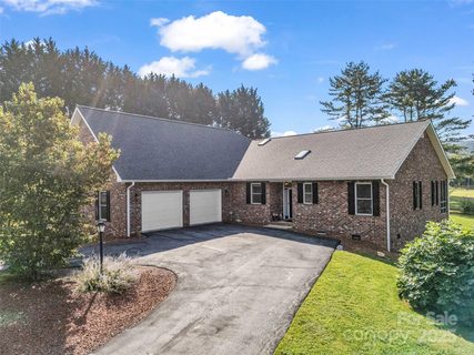 758 Crooked Creek Road sold home in Crooked Creek, Hendersonville, NC